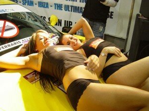 woman-car-hotpants